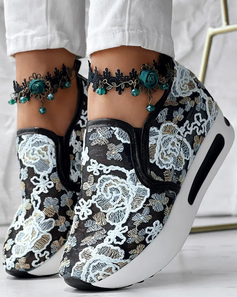 Audrey - Ademend Mesh Sneakers met Bloemenpatroon