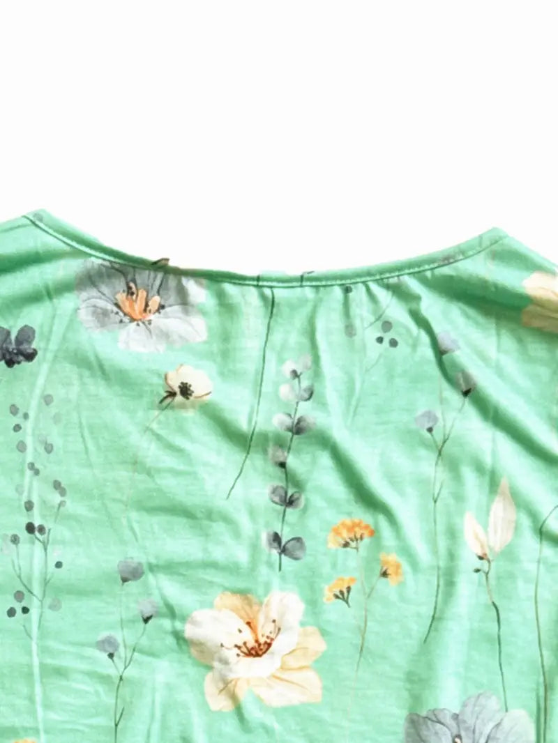 Bianca - Bloemenprint T-shirt met Knoopjes