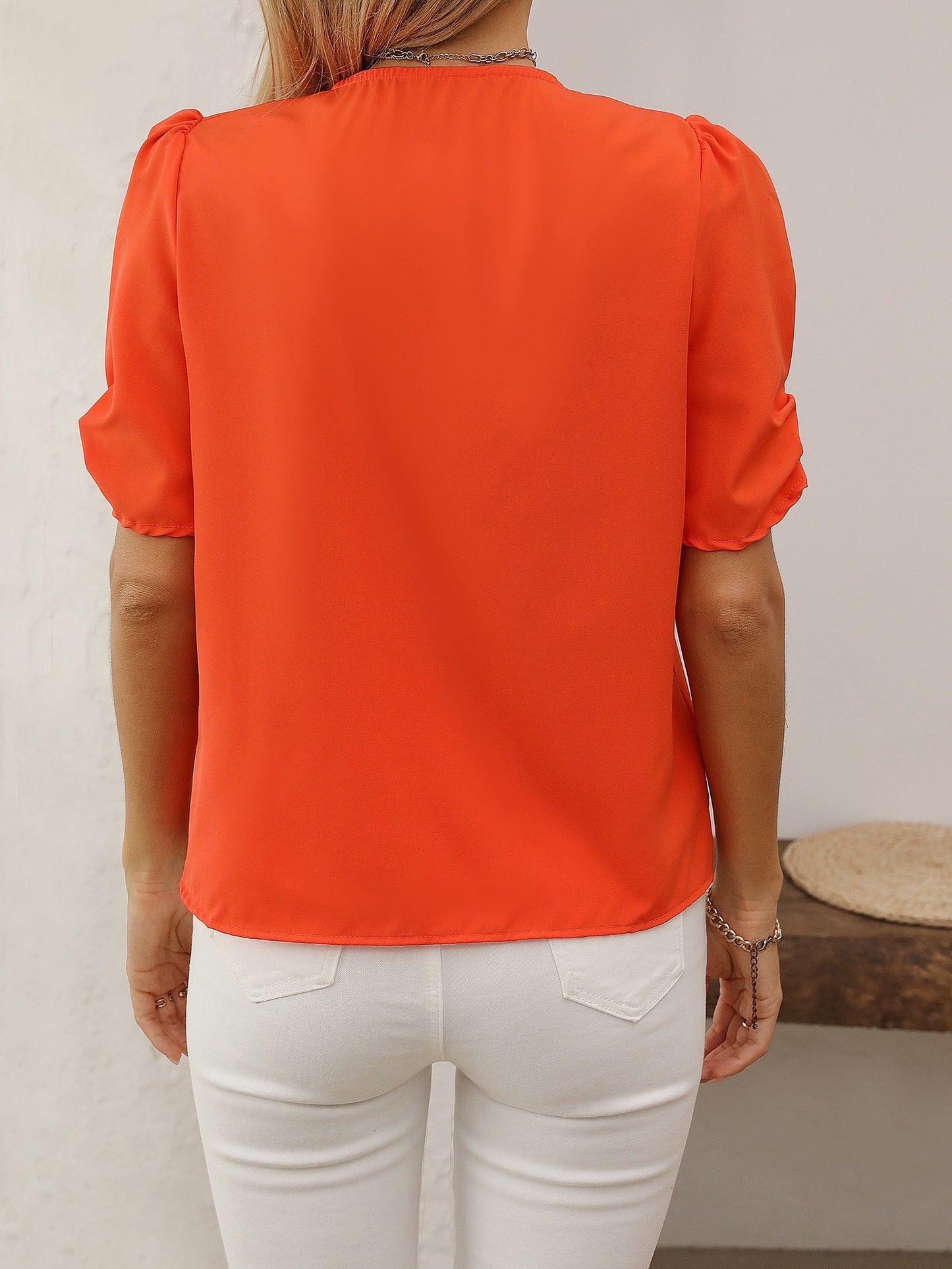 Sophie - Oranje kraagloze pofmouw blouse