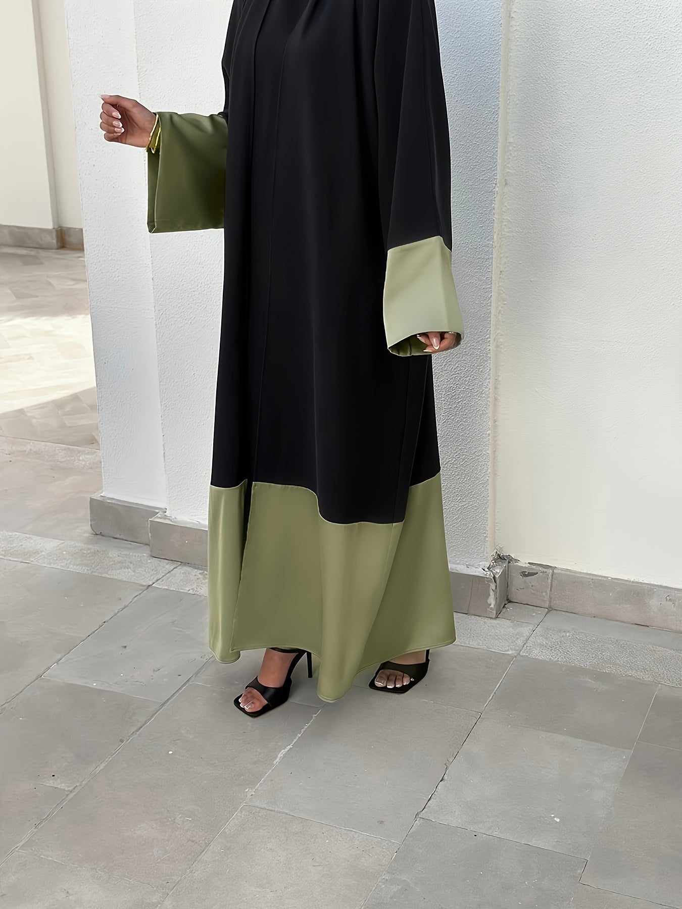 Amira - Kleurrijke Open-Front Abaya