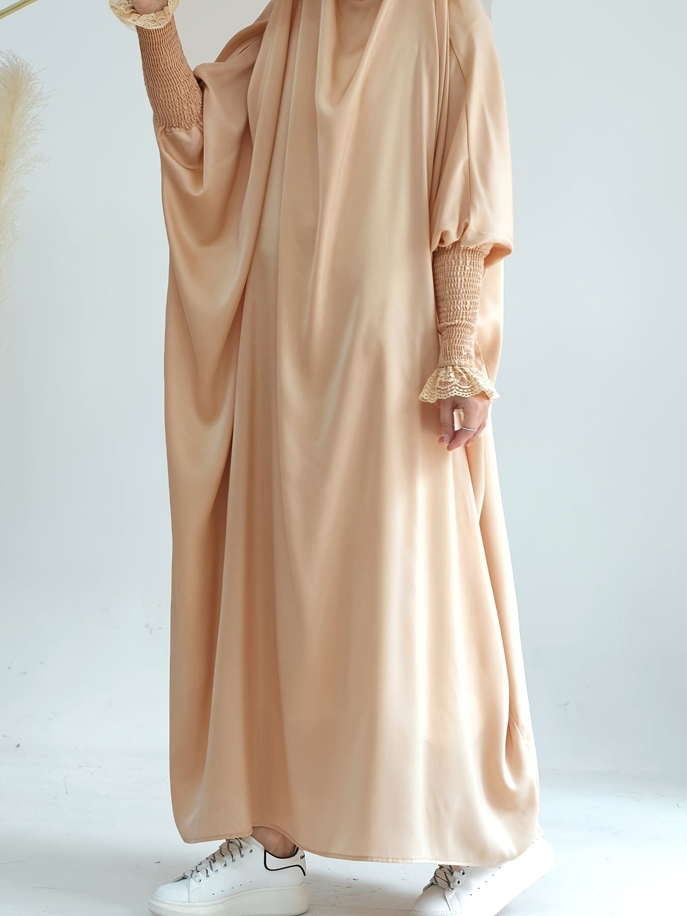 Aleta - Elegante Hooded Kaftan