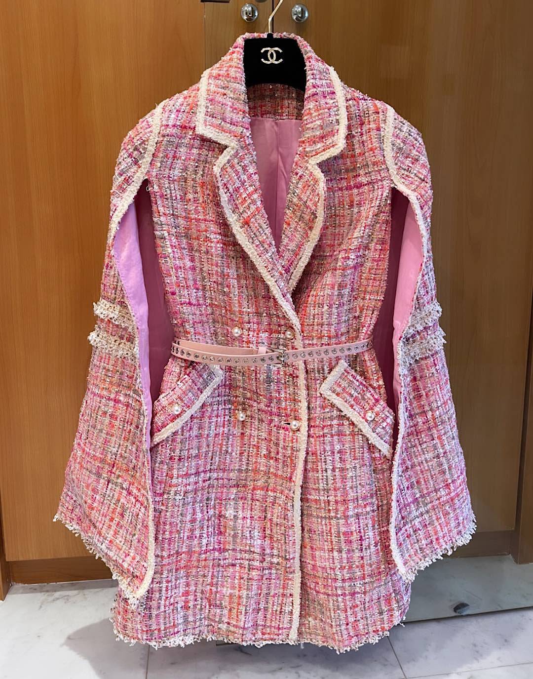 Angelien - Roze Tweed Cape Jas met Riem